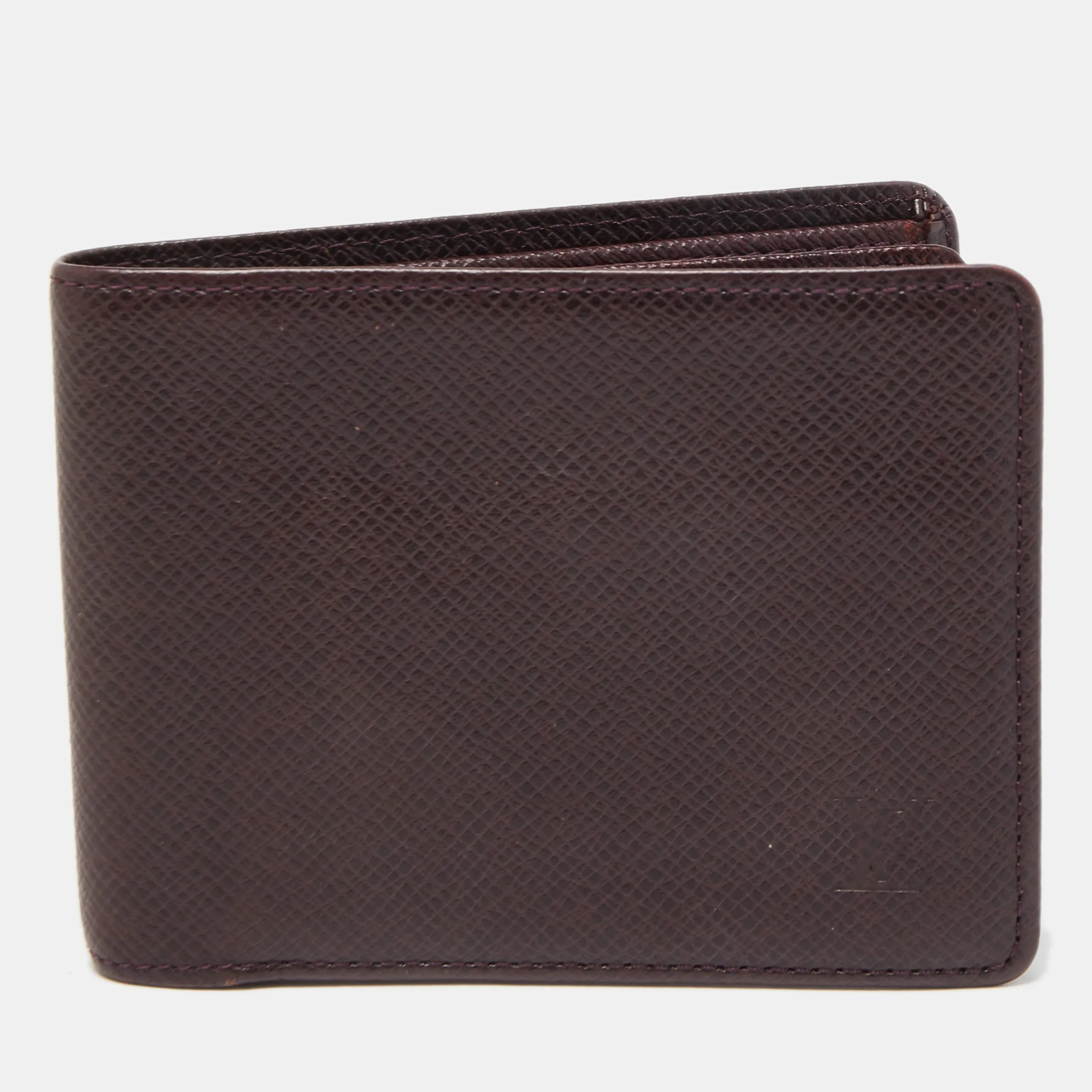 Burgundy Taiga Leather Bifold Wallet