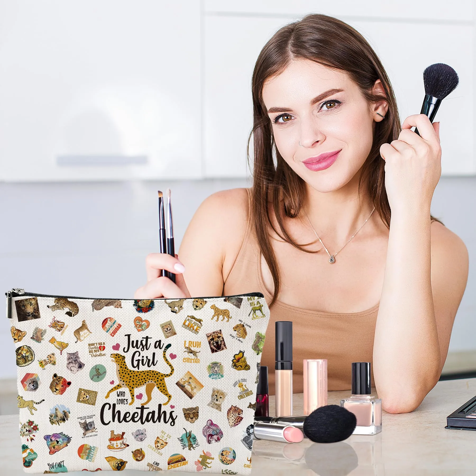 Cheetah Print Travel Makeup Bags Cosmetic Bag for Women, Portable Makeup Organizer, Cheetah Print Gifts Makeup Pouch Cheetahs Lover Gift Birthday Friendship Christmas Gifts Animal Lover Gift