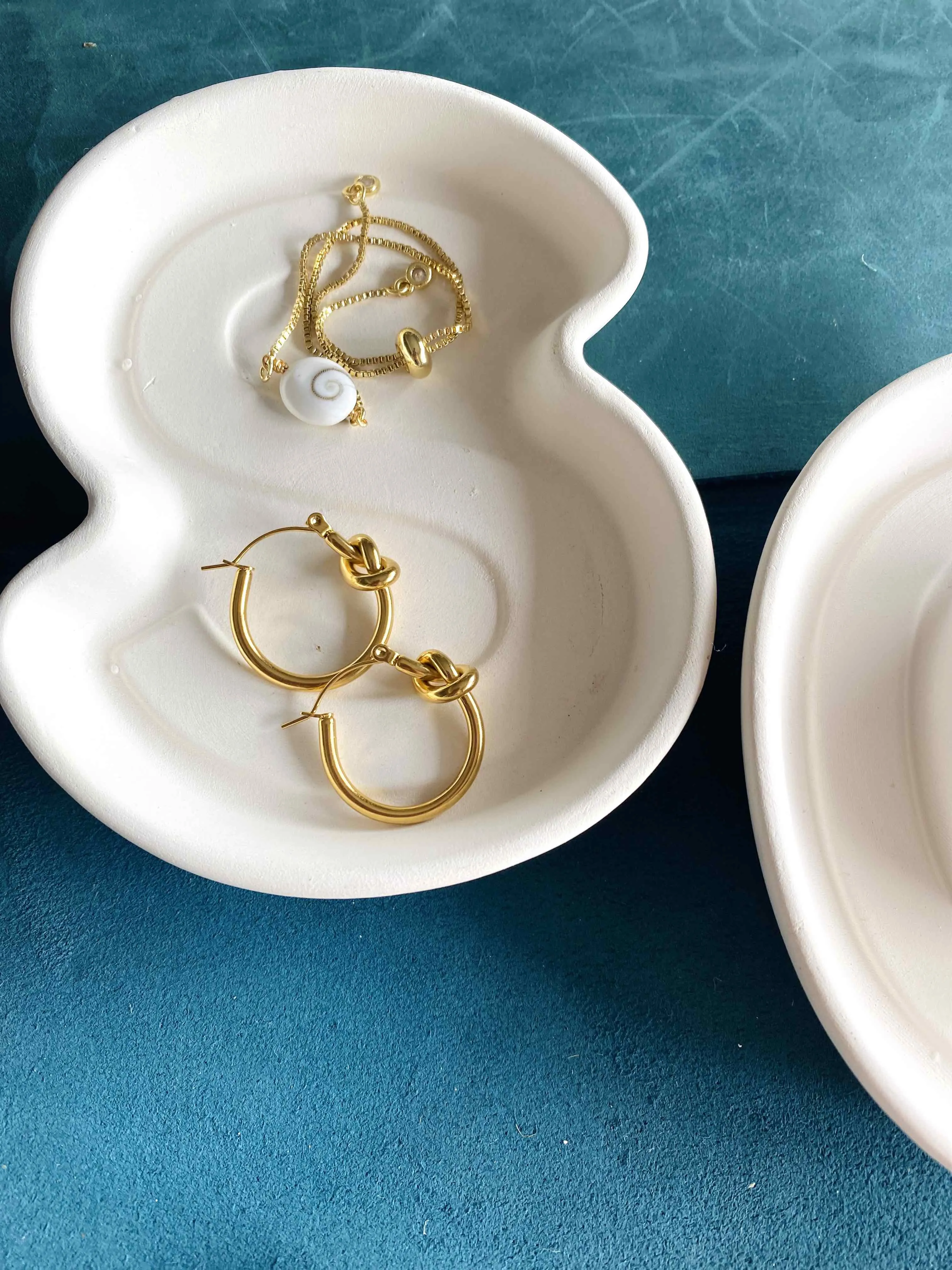 Knot Hoops